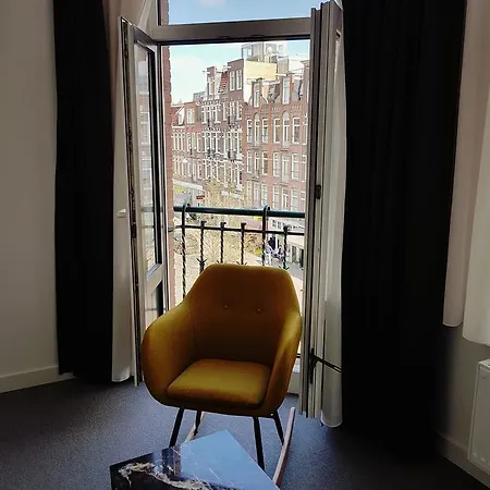 ヘイ 130 2* アムステルダム